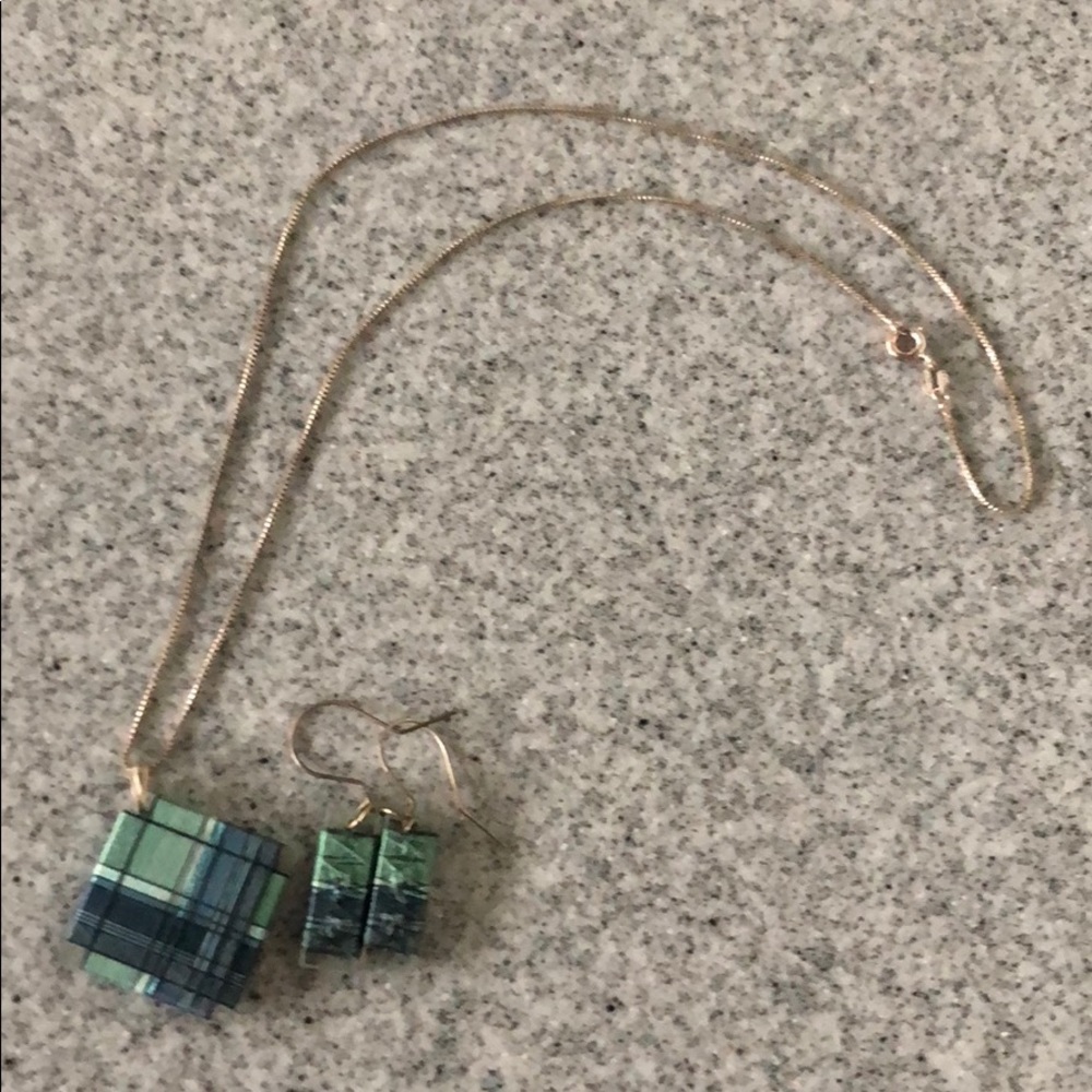 Necklace and earrings set - Picture 2 of 3
